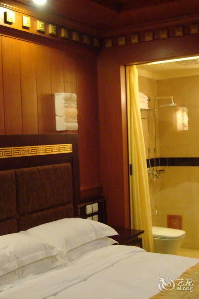 Yak Hotel Лхаса Екстериор снимка