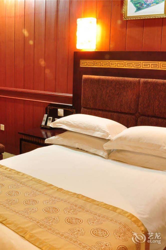Yak Hotel Лхаса Екстериор снимка